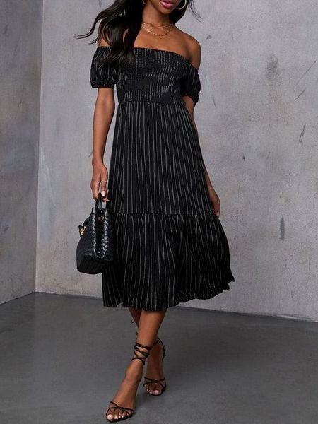 Milan Kiss Sukienka w kolorze czarnym rozmiar: XL. Czarne sukienki damskie Milan Kiss, xl, bez wzorów, z wiskozy, bez kołnierzyka, bez ramiączek, midi. Za 165.99 zł.