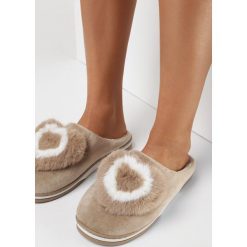 Beżowe Kapcie Thaleis. Brązowe kapcie damskie Born2be, z weluru. Za 29.99 zł.