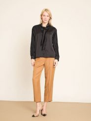 BGN Bluzka w kolorze czarnym rozmiar: 36. Czarne bluzki damskie BGN, bez wzorów, z koronki, bez kołnierzyka, bez ramiączek. Za 143.99 zł.