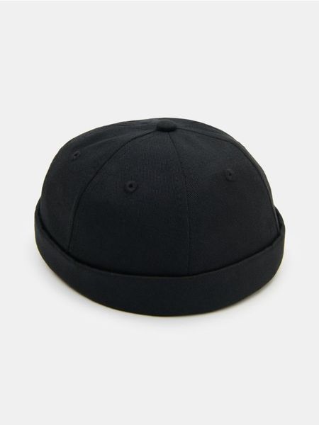 Czapka beanie typu docker - czarny. Czarne czapki męskie Sinsay, bez wzorów. Za 15.99 zł.