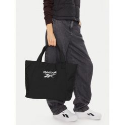 Torebka Reebok. Czarne torebki klasyczne damskie Reebok, bez wzorów, bez dodatków. Za 99.99 zł.
