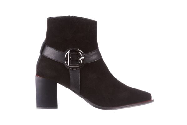 Botki Bayla-195 20K-7202-1 Black Suede 195013, Czarny, Skóra naturalna - 41. Czarne botki damskie Bayla, z nubiku, bez obcasa, bez zapięcia. W wyprzedaży za 224.10 zł.