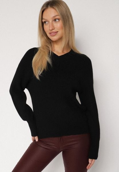 Czarny Sweter z Domieszką Kaszmiru z Dekoltem w Serek Feralaine. Czarne swetry klasyczne damskie Born2be, z jeansu, bez kołnierzyka. Za 89.99 zł.