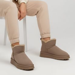 Śniegowce damskie Vinceza, zamszowe z okrągłym noskiem i ocieplane futerkiem, beżowe, 97961-BE. Brązowe śniegowce damskie VINCEZA, z dzianiny. Za 135.99 zł.