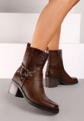 Ciemnobrązowe Botki na Słupku w Stylu Kowbojek z Klamrami Irivaria. Brązowe botki damskie Renee, z jeansu, boho, bez obcasa, na obcasie, bez zapięcia. Za 159.99 zł.