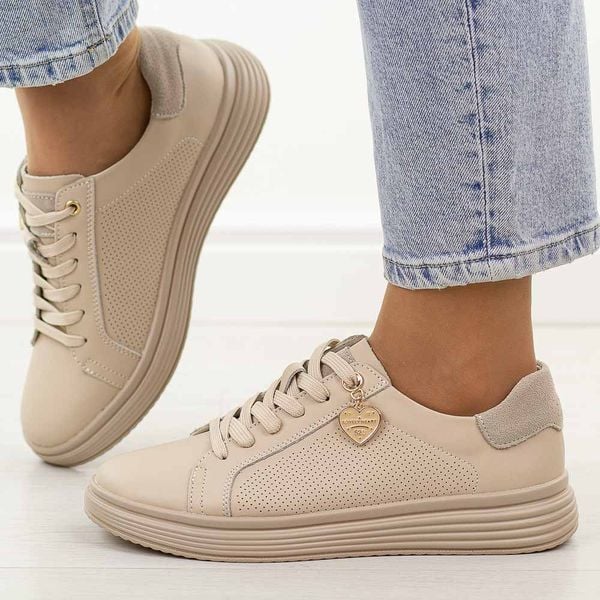 Beżowe skórzane półbuty damskie Filippo Dp6860/26. Brązowe półbuty damskie Filippo, z aplikacjami, z jeansu, eleganckie, bez obcasa, na płaskiej podeszwie. Za 239.00 zł.