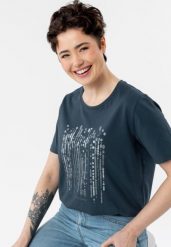 T-shirt z błyszczącym nadrukiem T-SEAR. Białe t-shirty damskie Volcano, m, bez wzorów, z bawełny, bez kołnierzyka. Za 59.99 zł.