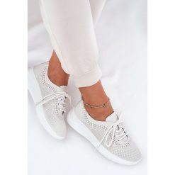 Skórzane Buty Sportowe Damskie Vinceza 41472 Białe. Białe buty sportowe na co dzień damskie bez wzorów, ze skóry. Za 245.28 zł.