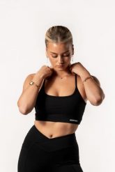 Damski stanik sportowy Luxe z odkrytymi plecami, wyjmowane wkładki – czarny. Czarne biustonosze sportowe damskie AESTHETIC WOLF, bez wzorów, z elastanu. Za 99.99 zł.