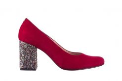 Czółenka Bayla-056 7063-1432 Bordo Glitter, Skóra naturalna - 35. Czerwone czółenka damskie Bayla, bez wzorów, ze skóry, bez obcasa. W wyprzedaży za 179.10 zł.