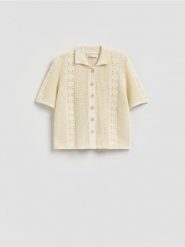 Ażurowy sweter polo - kremowy. Białe swetry klasyczne damskie Reserved, l, z bawełny, bez kołnierzyka. Za 129.99 zł.