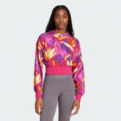 Bluza z kapturem adidas x FARM. Czerwone bluzy sportowe damskie Adidas, m. Za 247.99 zł.