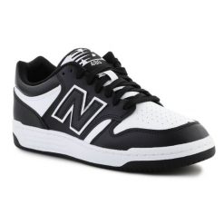 Buty New Balance M BB480LBA czarne. Czarne buty sportowe na co dzień męskie z materiału, bez zapięcia, trekkingowe. Za 681.40 zł.