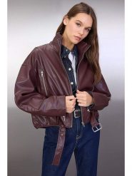 Trendyol Kurtka w kolorze bordowym ze skóry syntetycznej rozmiar: XXS. Czerwone kurtki damskie Trendyol, xxs, bez wzorów, ze skóry, bez kaptura. Za 130.99 zł.