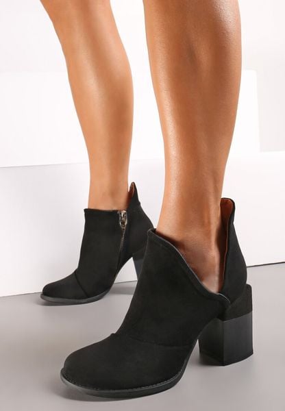 Czarne Botki na Geometrycznym Słupku i Wycięciem na Cholewce Zefiga. Czarne botki damskie Renee, z jeansu, boho, za kostkę, bez obcasa, na obcasie, bez zapięcia. Za 49.99 zł.