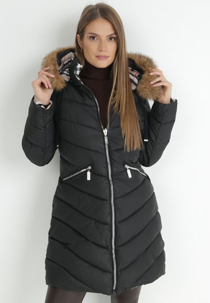 Czarna Kurtka Dwustronna z Kapturem Fiya. Czarne kurtki damskie Born2be, na zimę, l, z aplikacjami, z jeansu, z kapturem. Za 129.99 zł.