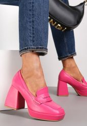 Fuksjowe Półbuty na Geometrycznym Słupku z Kwadratowym Noskiem Lanea. Czerwone półbuty damskie Renee, z aplikacjami, eleganckie, bez obcasa, na platformie. Za 49.99 zł.