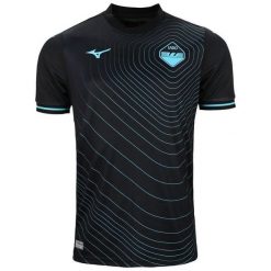 Trzecia koszulka Lazio Rome 2024/25. Czarne t-shirty sportowe męskie Mizuno, bez ramiączek, do piłki nożnej. W wyprzedaży za 374.00 zł.