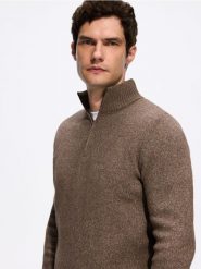 Sweter z rozpinanym golfem - brązowy. Brązowe swetry męskie Reserved, l, bez wzorów, z dzianiny, bez kołnierzyka. Za 149.99 zł.