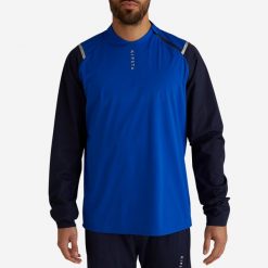 Kurtka piłkarska dla dorosłych Kipsta T500 chroniąca przed deszczem i wiatrem. Czarne kurtki męskie KIPSTA, m, bez wzorów, sportowe, bez kaptura. Za 129.99 zł.