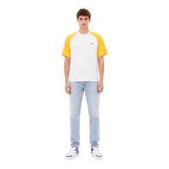 Koszulka turystyczna męska Lacoste. Białe t-shirty sportowe męskie Lacoste, na lato, m, z dzianiny, bez ramiączek, trekkingowe. Za 317.00 zł.