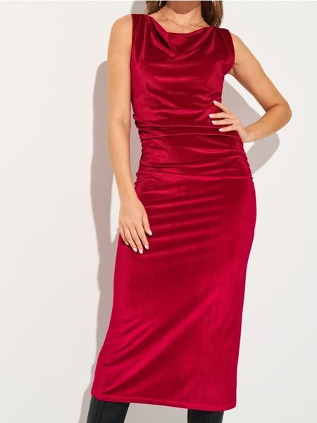 Sukienka maxi syrenka - czerwony. Czerwone sukienki damskie Sinsay, l, bez wzorów, bez kołnierzyka, bez ramiączek, maxi. Za 39.99 zł.