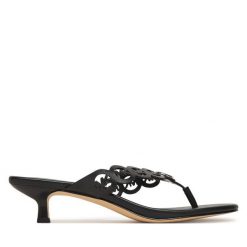 Japonki MICHAEL Michael Kors. Czarne klapki damskie MICHAEL Michael Kors, bez wzorów, bez obcasa. Za 569.99 zł.