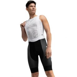 Męskie krótkie spodenki rowerowe Real Sporting de Gijón x. Czarne szorty męskie SIROKO, bez wzorów, z nylonu, biznesowe. W wyprzedaży za 525.05 zł.