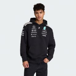 Bluza z kapturem MERCEDES-AMG PETRONAS FORMULA 1 TEAM DRIVER. Czarne bluzy z kapturem męskie Adidas. Za 529.00 zł.