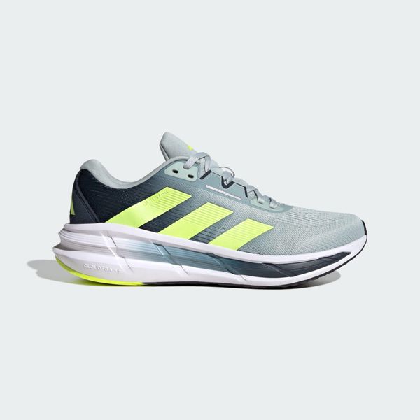 Buty do biegania Questar 3. Szare buty fitness męskie Adidas. Za 409.55 zł.