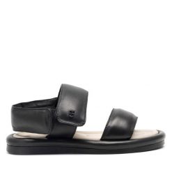 Sandały GINO ROSSI. Czarne sandały damskie Gino Rossi, bez wzorów, bez obcasa, na płaskiej podeszwie. Za 399.99 zł.