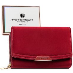 Poziomy portfel damski ze skóry ekologicznej w bordowym kolorze, zamykany suwakiem i zatrzaskiem Peterson PTN 001-THU. Czerwone portfele damskie Peterson, bez wzorów, ze skóry ekologicznej. Za 67.99 zł.