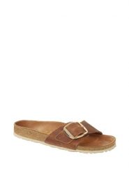 Birkenstock Skórzane klapki "Madrid Big Buckle" w kolorze jasnobrązowym rozmiar: 38. Brązowe klapki damskie Birkenstock, bez wzorów, z nubiku, bez obcasa. Za 469.89 zł.