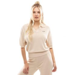 Damska koszulka polo z dzianiny Siroko IBZ Versa Sand. Brązowe bluzki sportowe damskie SIROKO, bez wzorów, z dzianiny, bez ramiączek. Za 126.00 zł.