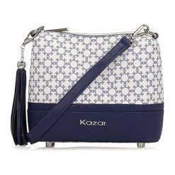 Torebka w kolorze biało-granatowym ze wzorem - (S)22 x (W)18 x (G)8 cm. Białe torebki klasyczne damskie Kazar, Wittchen, z aplikacjami, z materiału, bez dodatków. W wyprzedaży za 379.95 zł.