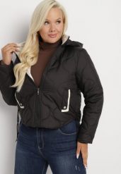 Czarna Kurtka Krótka z Pikowaniem i Odpinanym Kapturem Taraes. Czarne kurtki damskie Born2be, plus size, bez wzorów, z jeansu. Za 159.99 zł.