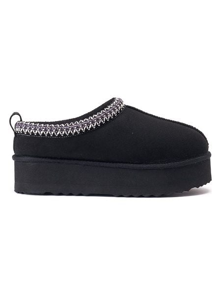 Mandel Botki "Ria" w kolorze czarnym rozmiar: 40. Czarne botki damskie Mandel, z materiału, bez obcasa, bez zapięcia. Za 213.69 zł.