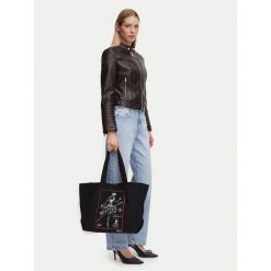Torebka KARL LAGERFELD. Czarne torebki klasyczne damskie Karl Lagerfeld, bez wzorów, bez dodatków. Za 339.99 zł.