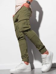 Spodnie męskie JOGGERY z kieszeniami cargo - oliwkowe V18 P886 - XXL. Zielone spodnie materiałowe męskie Ombre Clothing, bez wzorów, z bawełny. W wyprzedaży za 69.99 zł.