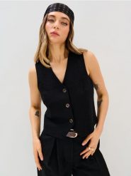 Klasyczna wiskozowa kamizelka garniturowa - czarny. Czarne kamizelki damskie Sinsay, l, z wiskozy. Za 49.99 zł.