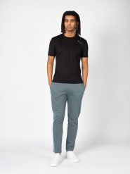 Champion T-Shirt "Tech Quick-Dry" | 218009 | Mężczyzna | Czarny. Czarne t-shirty męskie CHAMPION, l, bez wzorów, z elastanu, bez kołnierzyka. W wyprzedaży za 89.00 zł.