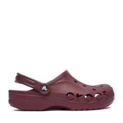 Klapki Crocs. Czerwone klapki damskie Crocs, bez wzorów, bez obcasa. Za 199.99 zł.