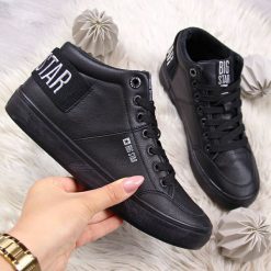 Trampki ocieplane czarne Big Star EE274351 - czarny. Czarne trampki i tenisówki damskie Big Star, bez wzorów. Za 129.99 zł.