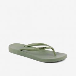 Damskie klapki Coqui Kaja. Zielone klapki damskie Coqui, bez wzorów, z materiału, bez obcasa. Za 110.99 zł.