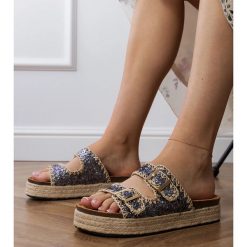 Szare klapki espadryle brokatowe z klamerkami. Szare espadryle damskie bez wzorów, ze skóry ekologicznej, bez obcasa, na platformie. Za 86.24 zł.