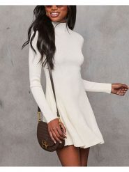 Milan Kiss Sukienka dzianinowa w kolorze kremowym rozmiar: M. Brązowe sukienki damskie Milan Kiss, m, bez wzorów, z dzianiny, bez kołnierzyka, bez ramiączek, mini. Za 178.37 zł.