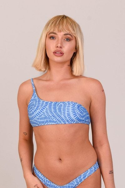 Moroccan Dream Bikini Top z odkrytymi ramionami. Niebieskie bikini damskie OOSC, bez wzorów. Za 122.99 zł.