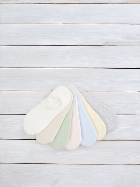 Skarpetki 7 pack - wielobarwny. Skarpetki damskie Sinsay, bez wzorów, z bawełny. Za 17.99 zł.