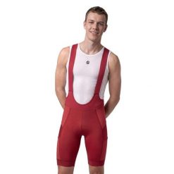 Męskie spodenki rowerowe gravel Kolarstwo Siroko Rocket Red. Czerwone szorty męskie SIROKO, bez wzorów, z materiału. Za 380.00 zł.