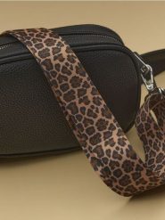 Torebka - czarny. Czarne torebki klasyczne damskie Sinsay, bez wzorów, bez dodatków. Za 39.99 zł.